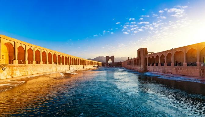 İsfahan Pers Mimarisi: Tarihi Köprüler ve Kültürel Zenginlik